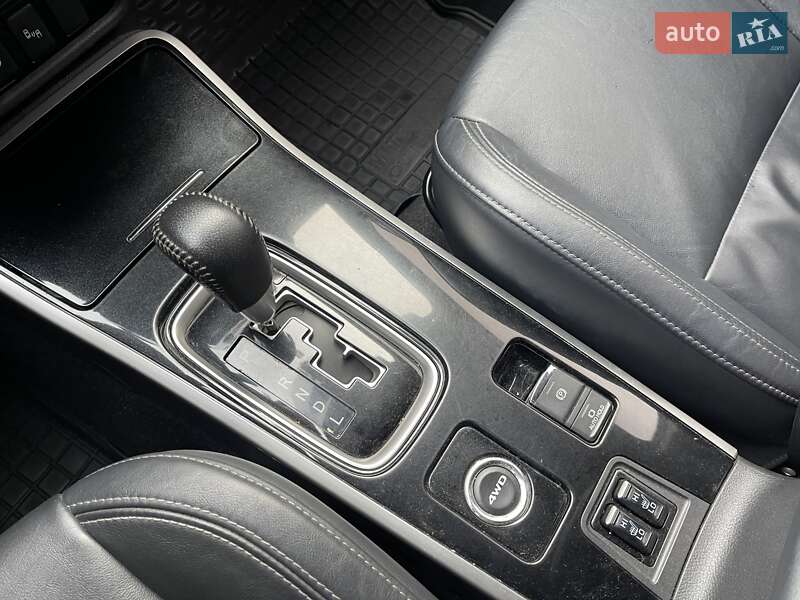Позашляховик / Кросовер Mitsubishi Outlander 2018 в Миколаєві