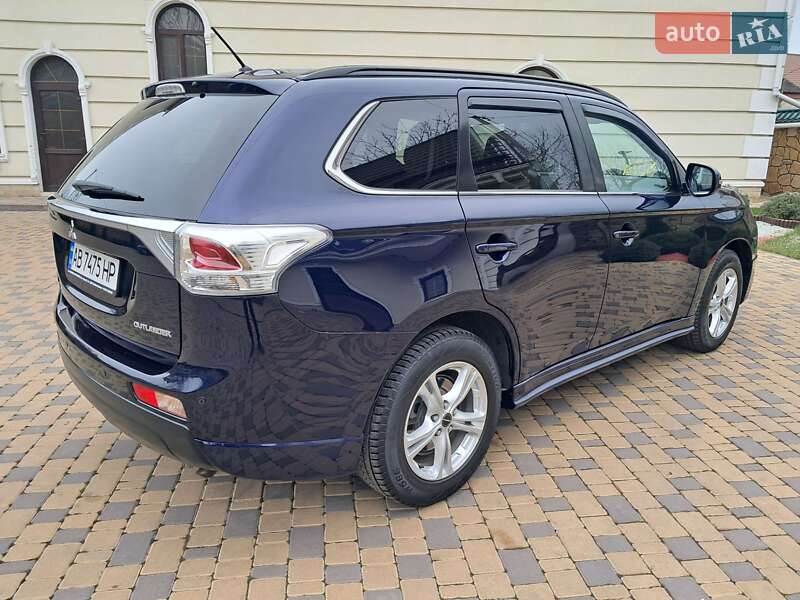 Позашляховик / Кросовер Mitsubishi Outlander 2013 в Могилів-Подільському