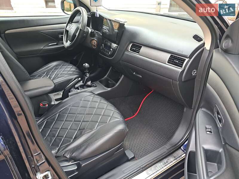 Позашляховик / Кросовер Mitsubishi Outlander 2013 в Могилів-Подільському