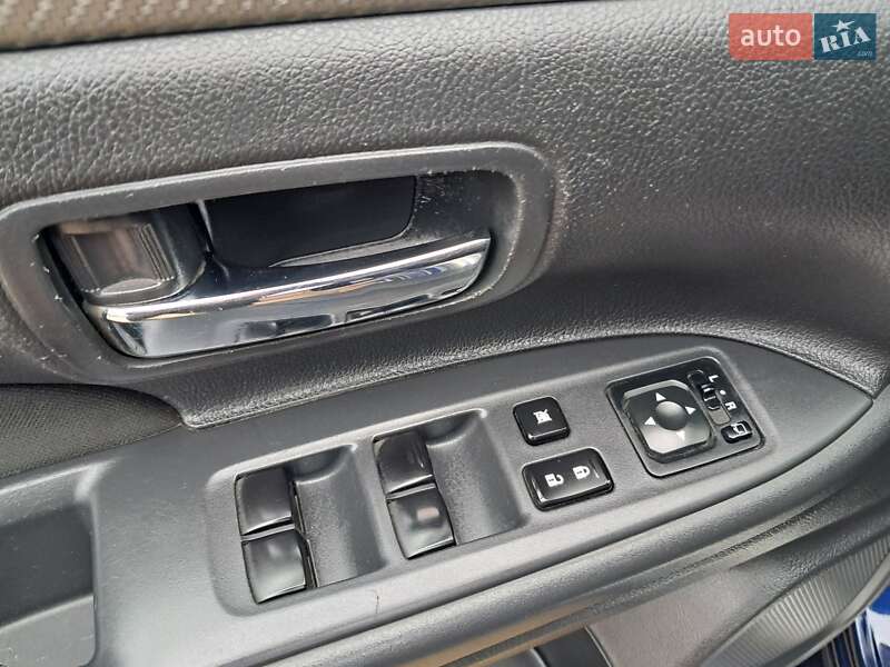 Позашляховик / Кросовер Mitsubishi Outlander 2013 в Могилів-Подільському