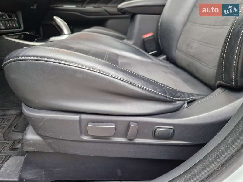 Позашляховик / Кросовер Mitsubishi Outlander 2020 в Дніпрі