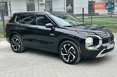 Позашляховик / Кросовер Mitsubishi Outlander 2024 в Львові