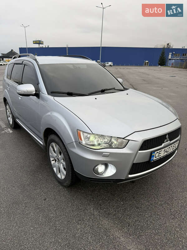 Внедорожник / Кроссовер Mitsubishi Outlander 2012 в Черновцах