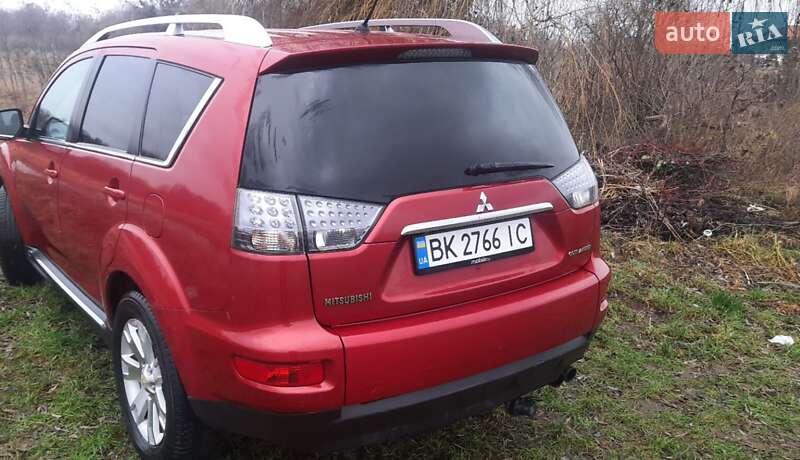 Внедорожник / Кроссовер Mitsubishi Outlander 2009 в Дубно