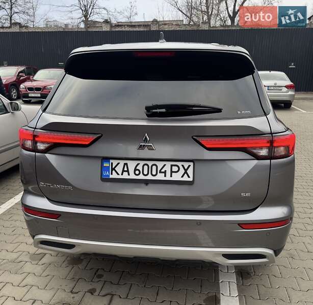 Позашляховик / Кросовер Mitsubishi Outlander 2021 в Києві