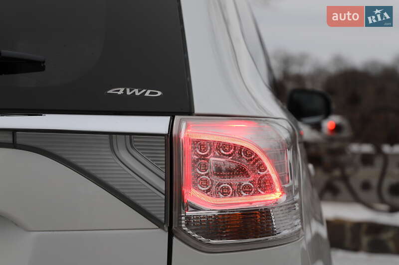 Позашляховик / Кросовер Mitsubishi Outlander 2015 в Трускавці фото 24 Позашляховик / Кросовер Mitsubishi Outlander 2015 в Трускавці