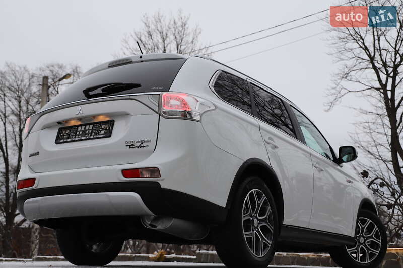 Позашляховик / Кросовер Mitsubishi Outlander 2015 в Трускавці фото 38 Позашляховик / Кросовер Mitsubishi Outlander 2015 в Трускавці