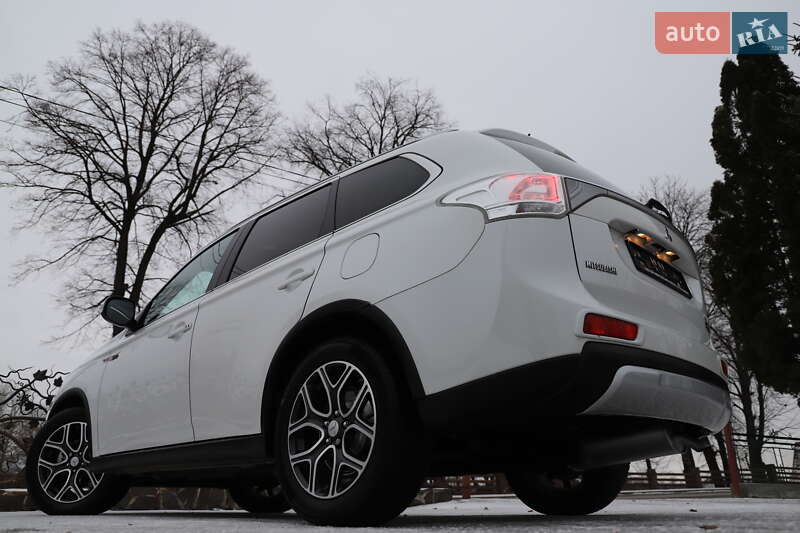 Позашляховик / Кросовер Mitsubishi Outlander 2015 в Трускавці фото 43 Позашляховик / Кросовер Mitsubishi Outlander 2015 в Трускавці