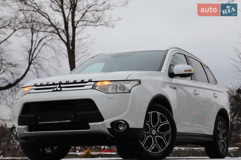 Позашляховик / Кросовер Mitsubishi Outlander 2015 в Трускавці фото 48 Позашляховик / Кросовер Mitsubishi Outlander 2015 в Трускавці
