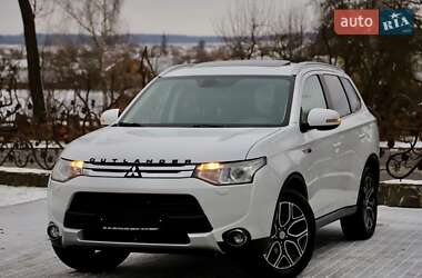 Внедорожник / Кроссовер Mitsubishi Outlander 2015 в Дрогобыче