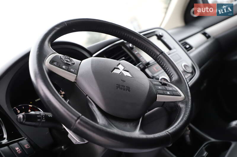 Позашляховик / Кросовер Mitsubishi Outlander 2015 в Трускавці фото 81 Позашляховик / Кросовер Mitsubishi Outlander 2015 в Трускавці
