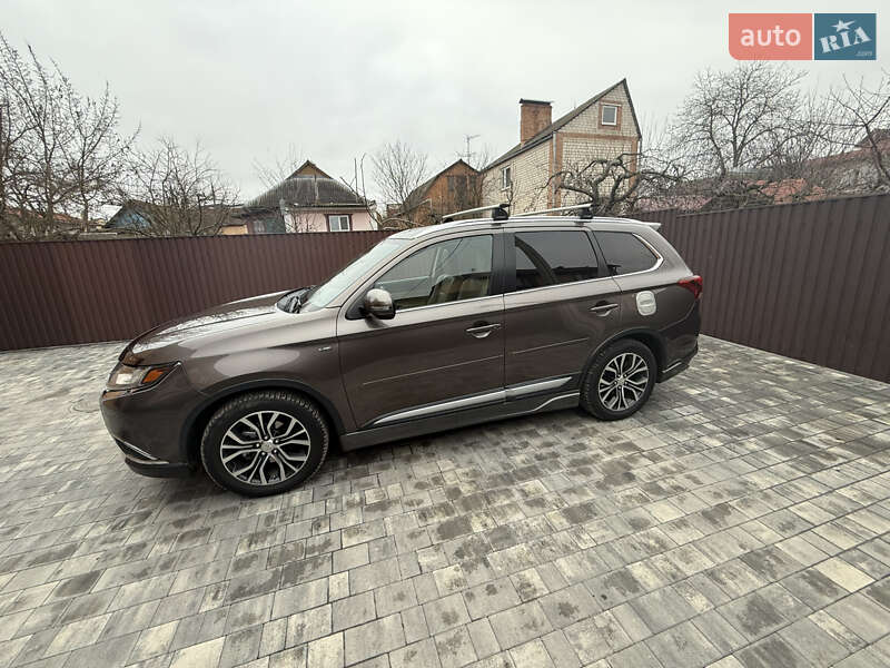 Позашляховик / Кросовер Mitsubishi Outlander 2015 в Вінниці