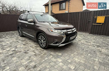 Позашляховик / Кросовер Mitsubishi Outlander 2015 в Вінниці
