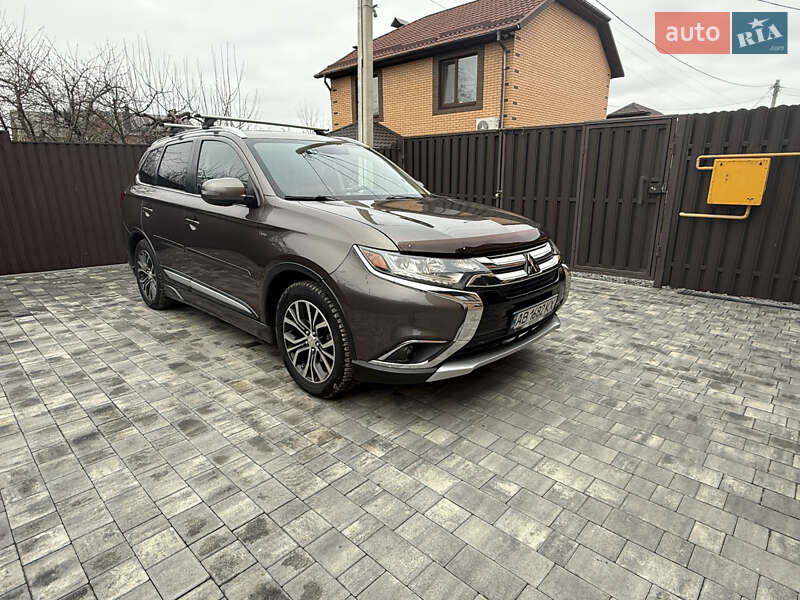 Позашляховик / Кросовер Mitsubishi Outlander 2015 в Вінниці