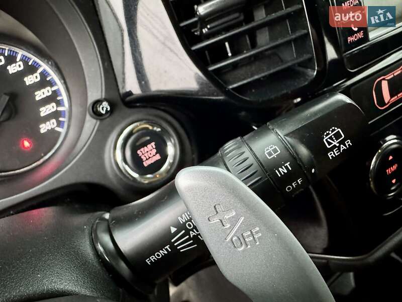 Внедорожник / Кроссовер Mitsubishi Outlander 2015 в Киеве