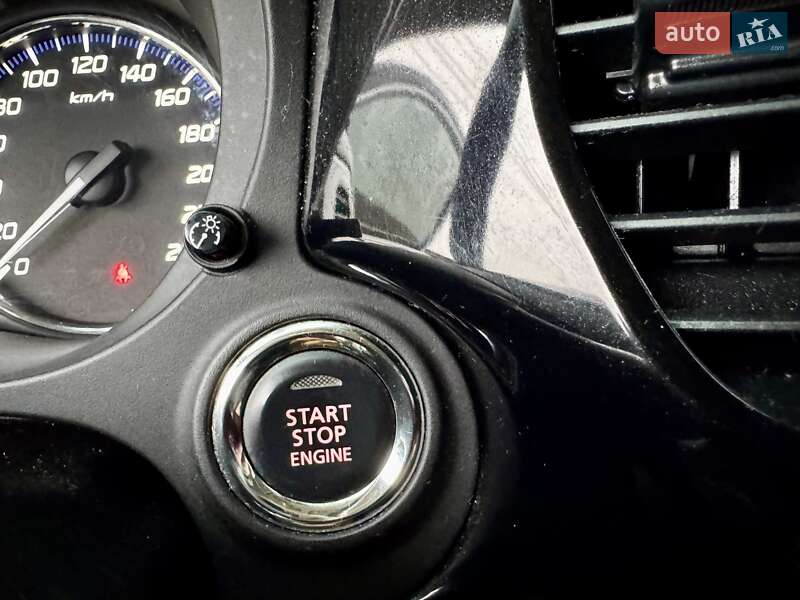 Внедорожник / Кроссовер Mitsubishi Outlander 2015 в Киеве