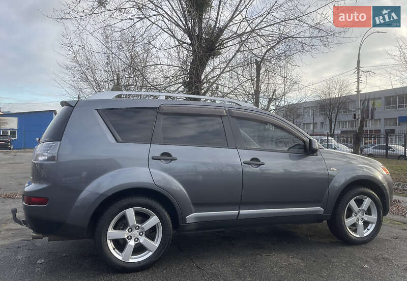 Внедорожник / Кроссовер Mitsubishi Outlander 2006 в Киеве