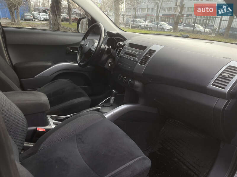 Внедорожник / Кроссовер Mitsubishi Outlander 2006 в Киеве