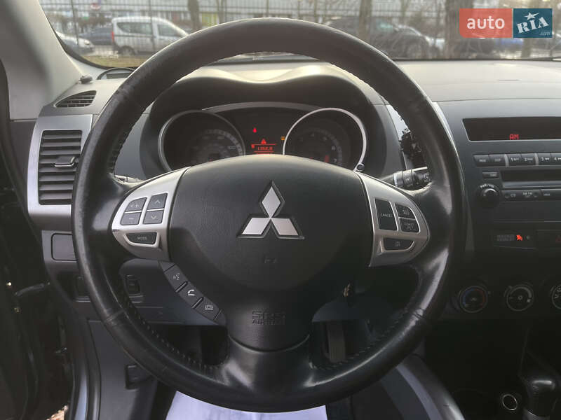 Внедорожник / Кроссовер Mitsubishi Outlander 2006 в Киеве