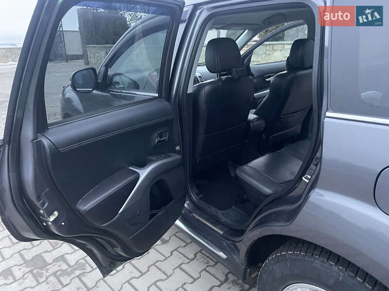 Позашляховик / Кросовер Mitsubishi Outlander 2011 в Кельменцях