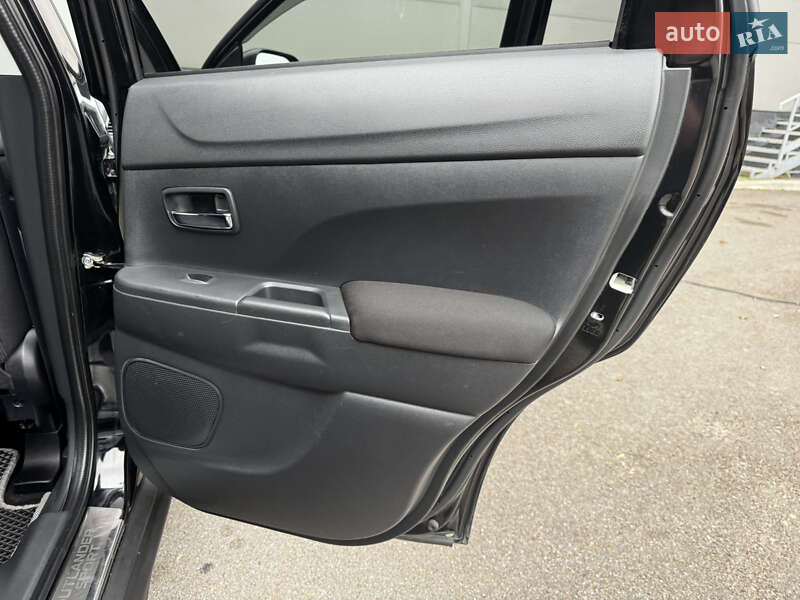 Позашляховик / Кросовер Mitsubishi Outlander 2019 в Києві фото 16 Позашляховик / Кросовер Mitsubishi Outlander 2019 в Києві