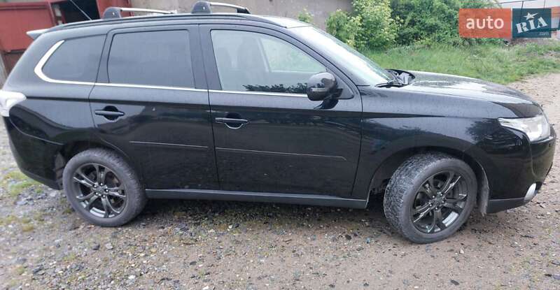 Позашляховик / Кросовер Mitsubishi Outlander 2012 в Нетішині