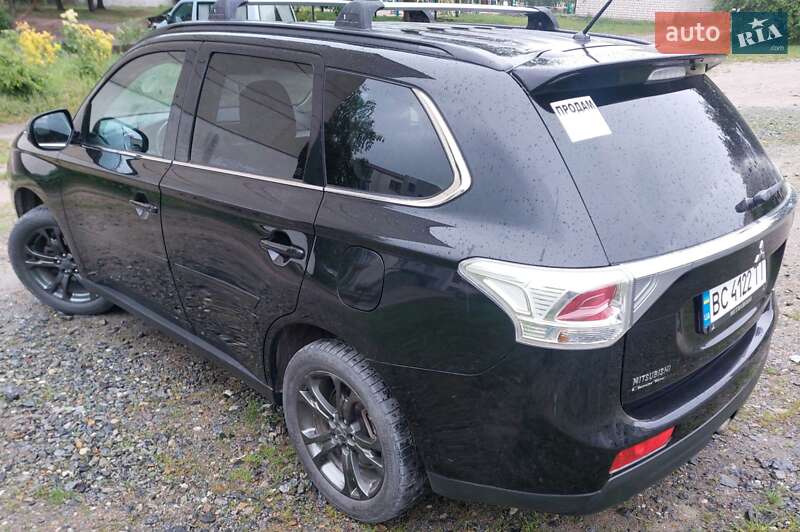 Позашляховик / Кросовер Mitsubishi Outlander 2012 в Нетішині