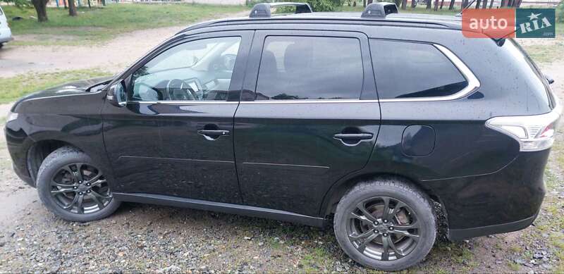 Позашляховик / Кросовер Mitsubishi Outlander 2012 в Нетішині