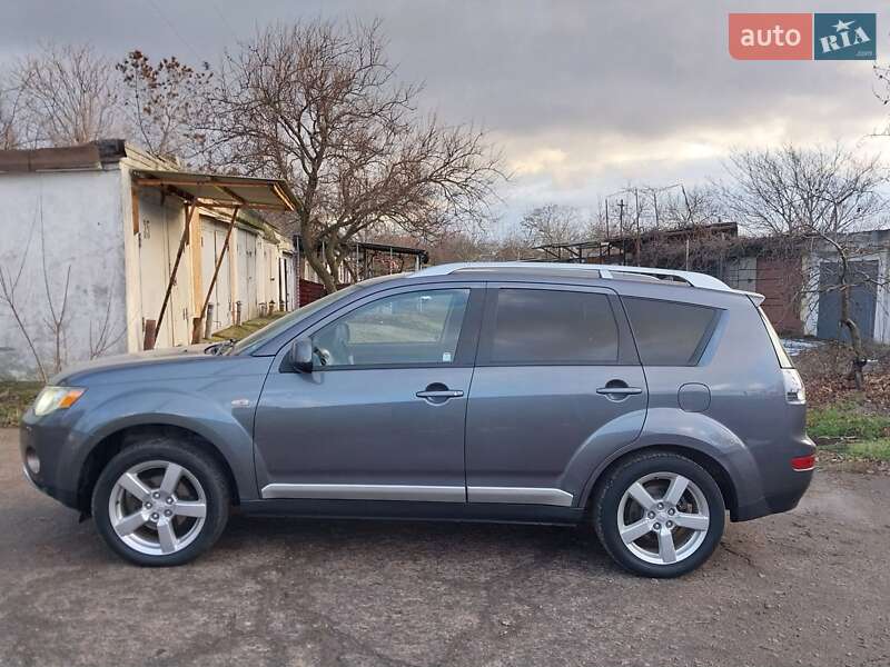 Внедорожник / Кроссовер Mitsubishi Outlander 2008 в Николаеве