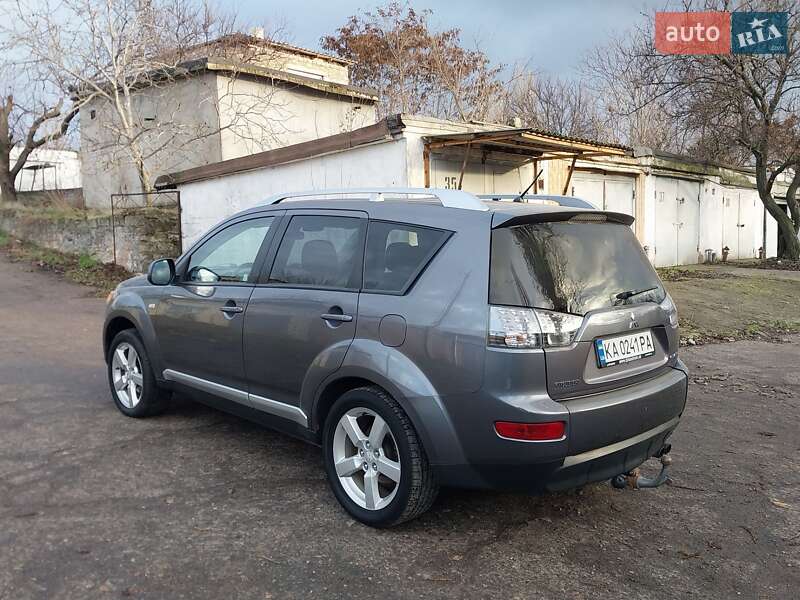 Внедорожник / Кроссовер Mitsubishi Outlander 2008 в Николаеве