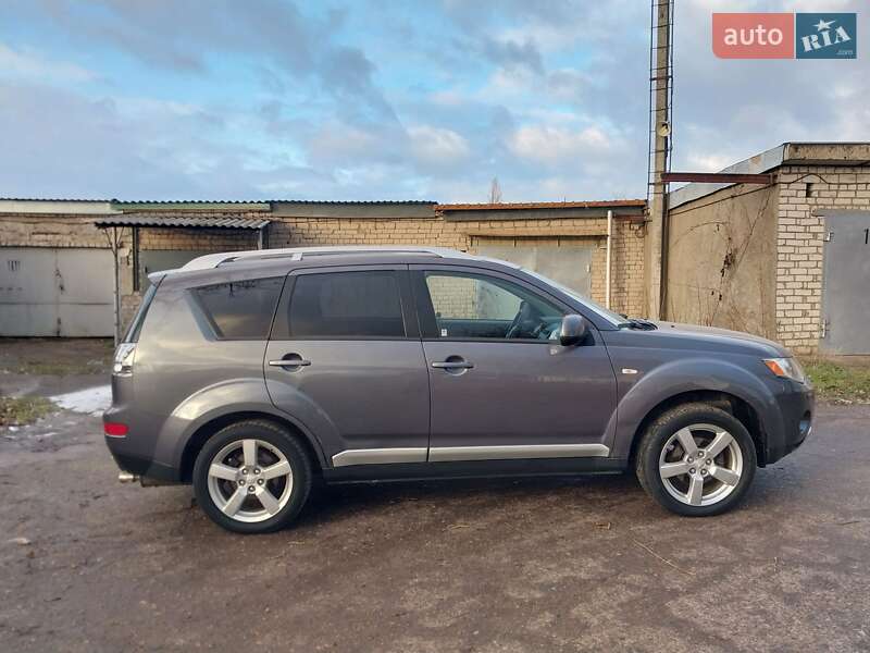 Внедорожник / Кроссовер Mitsubishi Outlander 2008 в Николаеве