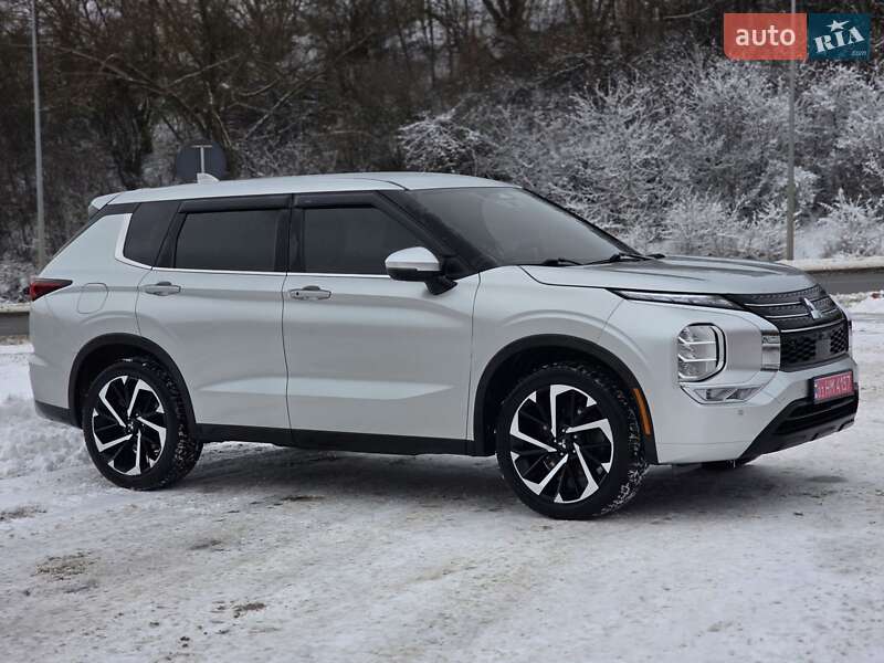 Mitsubishi Outlander 2021