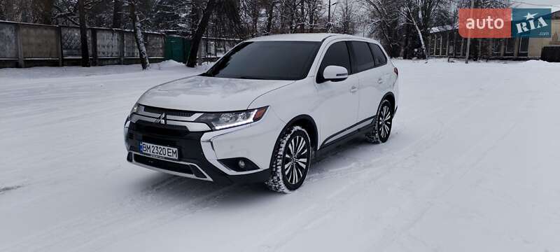Позашляховик / Кросовер Mitsubishi Outlander 2018 в Шостці