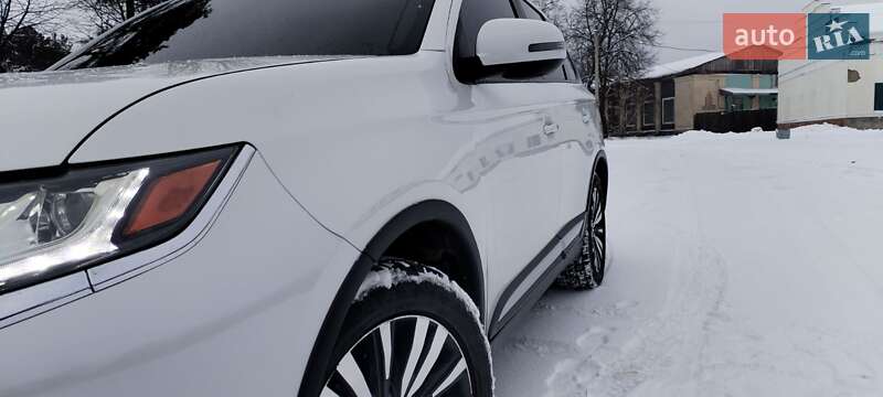 Позашляховик / Кросовер Mitsubishi Outlander 2018 в Шостці