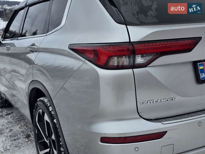 Позашляховик / Кросовер Mitsubishi Outlander 2021 в Тернополі