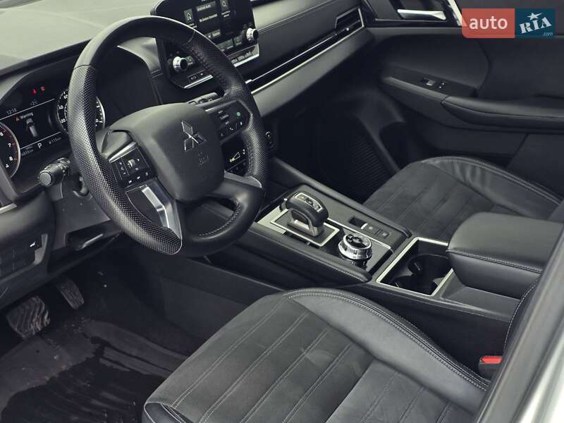 Позашляховик / Кросовер Mitsubishi Outlander 2021 в Тернополі