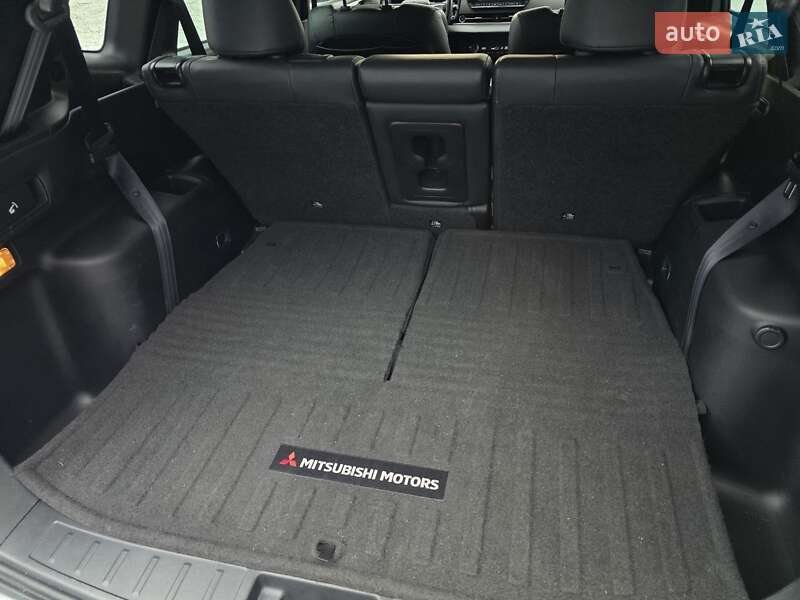Позашляховик / Кросовер Mitsubishi Outlander 2021 в Тернополі