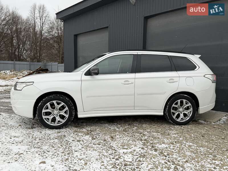 Позашляховик / Кросовер Mitsubishi Outlander 2013 в Трускавці