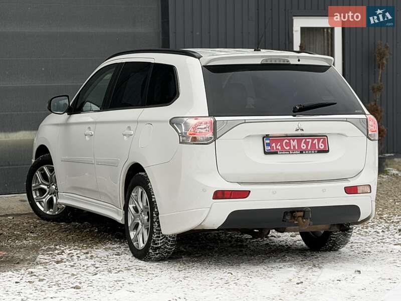 Позашляховик / Кросовер Mitsubishi Outlander 2013 в Трускавці