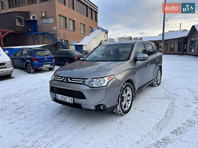 Позашляховик / Кросовер Mitsubishi Outlander 2013 в Попільні