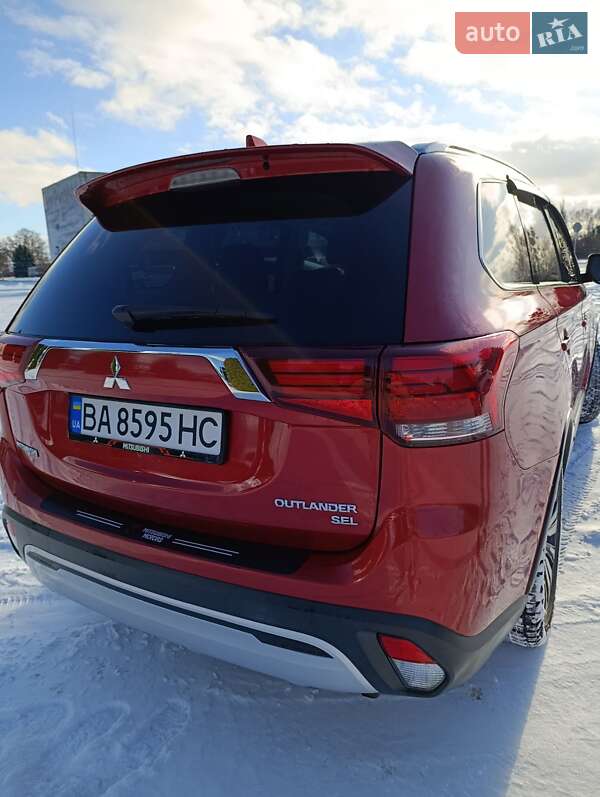 Позашляховик / Кросовер Mitsubishi Outlander 2018 в Кропивницькому