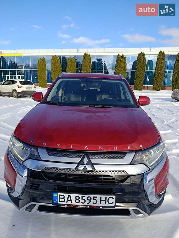 Позашляховик / Кросовер Mitsubishi Outlander 2018 в Кропивницькому