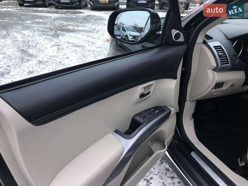 Позашляховик / Кросовер Mitsubishi Outlander 2012 в Івано-Франківську