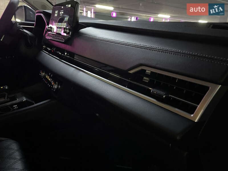 Позашляховик / Кросовер Mitsubishi Outlander 2024 в Львові