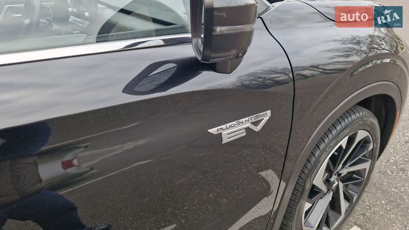 Позашляховик / Кросовер Mitsubishi Outlander 2023 в Одесі