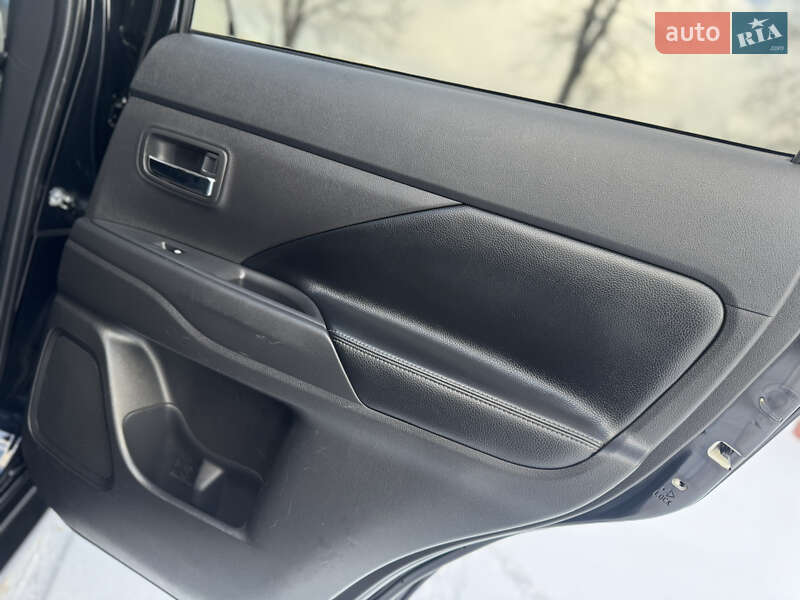 Позашляховик / Кросовер Mitsubishi Outlander 2016 в Дрогобичі фото 65 Позашляховик / Кросовер Mitsubishi Outlander 2016 в Дрогобичі