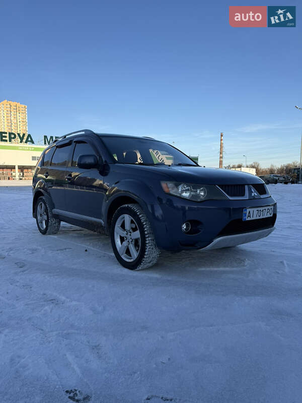 Позашляховик / Кросовер Mitsubishi Outlander 2008 в Києві