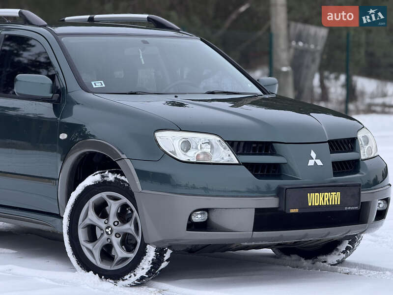 Позашляховик / Кросовер Mitsubishi Outlander 2006 в Києві