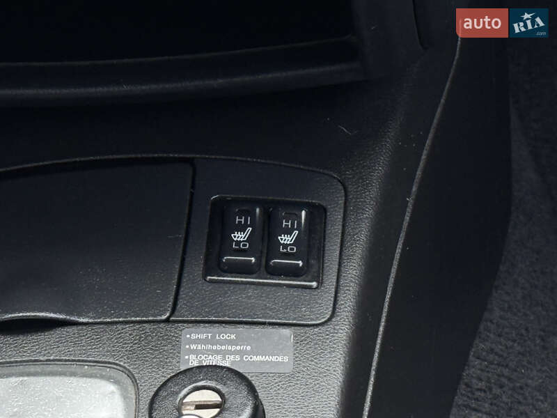 Позашляховик / Кросовер Mitsubishi Outlander 2006 в Києві