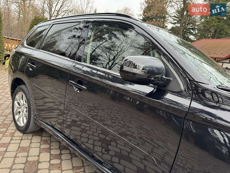 Внедорожник / Кроссовер Mitsubishi Outlander 2014 в Дрогобыче